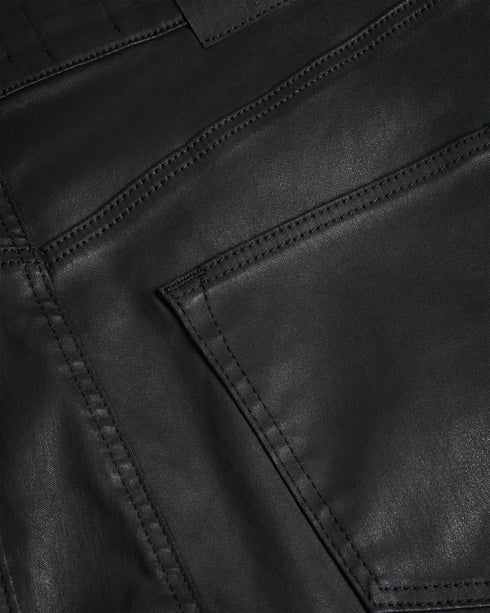 JAZMYNN-Denim-Step out in style with the JAZMYNN skinny jeans. With a flattering skinny cut, stretch fabric and satin finish, these slim fit jeans are the ultimate fashion statement. Wear with a white shirt and ankle boots and let your legs do the talking.By choosing Ted Baker cotton products, you're supporting our investment in the Better Cotton Initiative's mission. This product is sourced via a system of mass balance and therefore may not contain Better Cotton. Skinny jeans Stretch fabric Satin finish Be